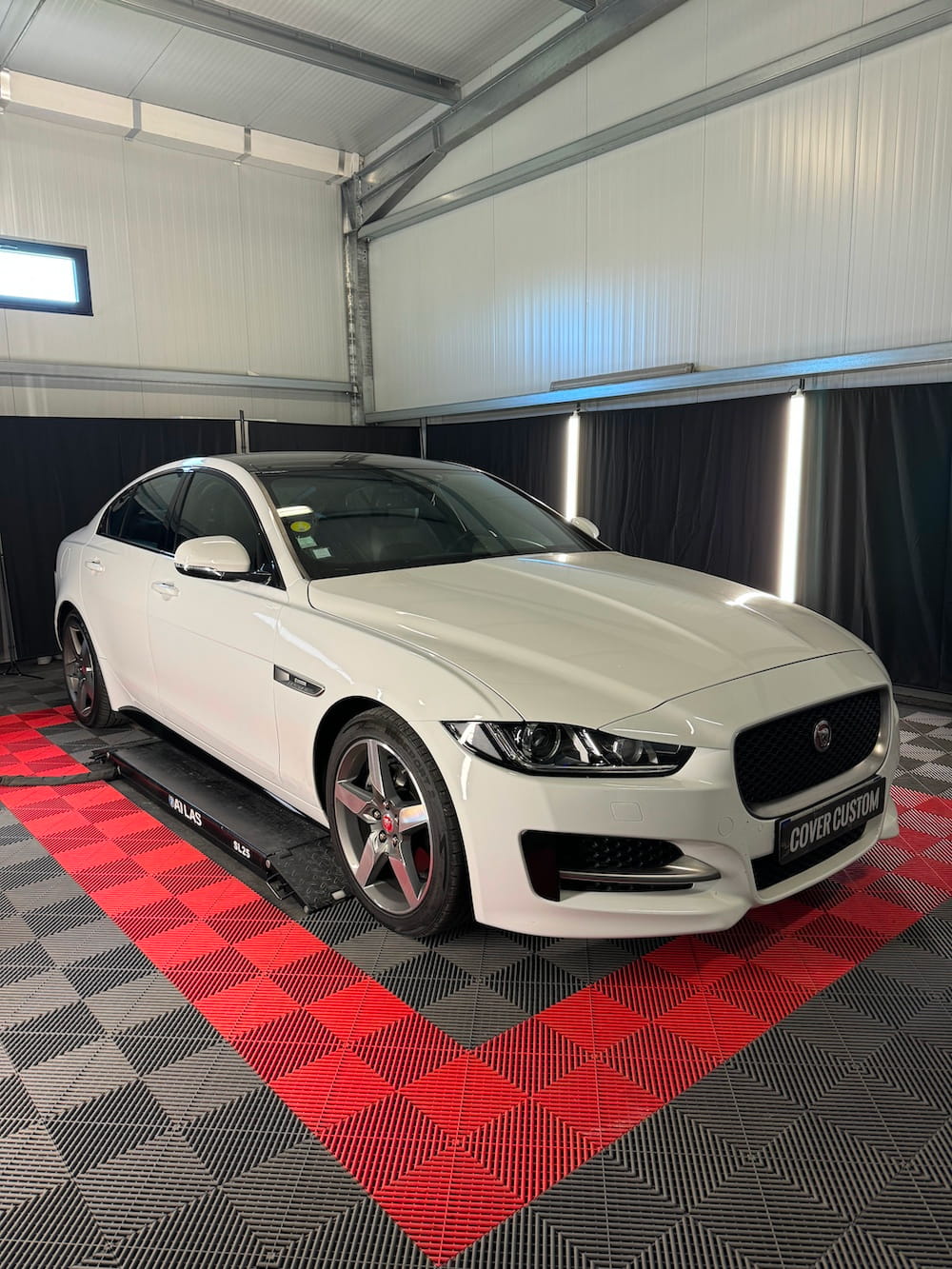 Jaguar Delete chrome Noir brillant