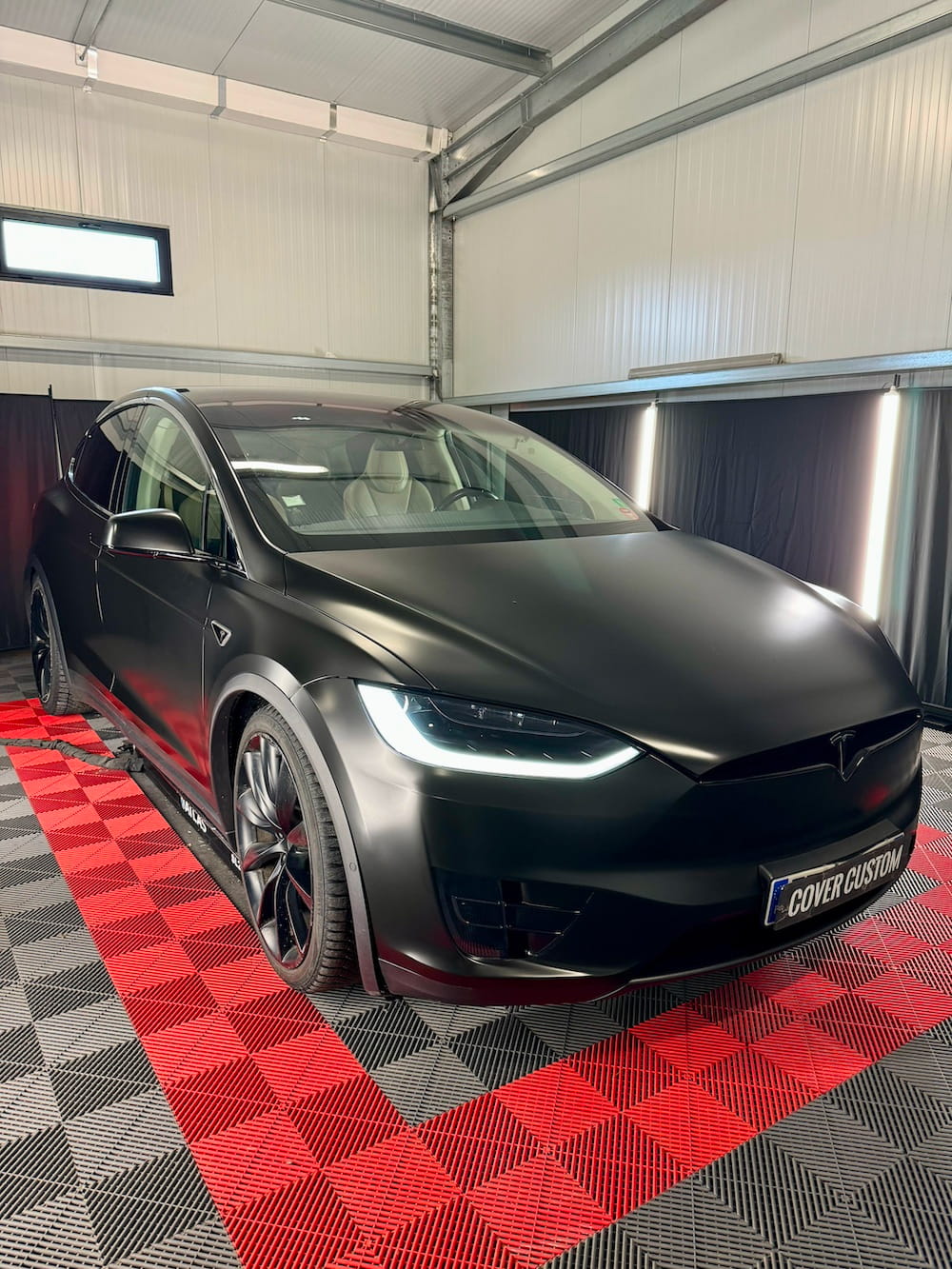 Tesla Model X Noir Satin