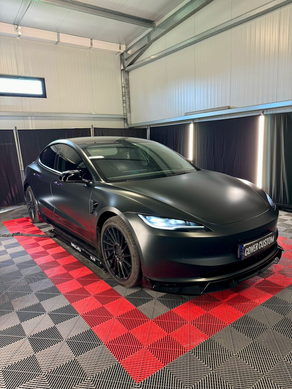 Tesla Model 3 Dark Rock Grey