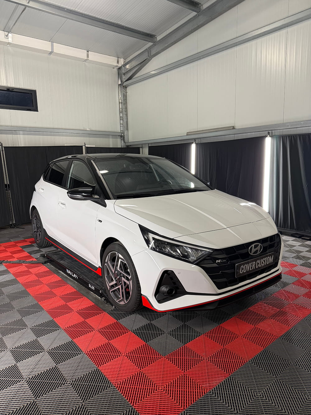 Hyundai i20 (Liseret Rouge)