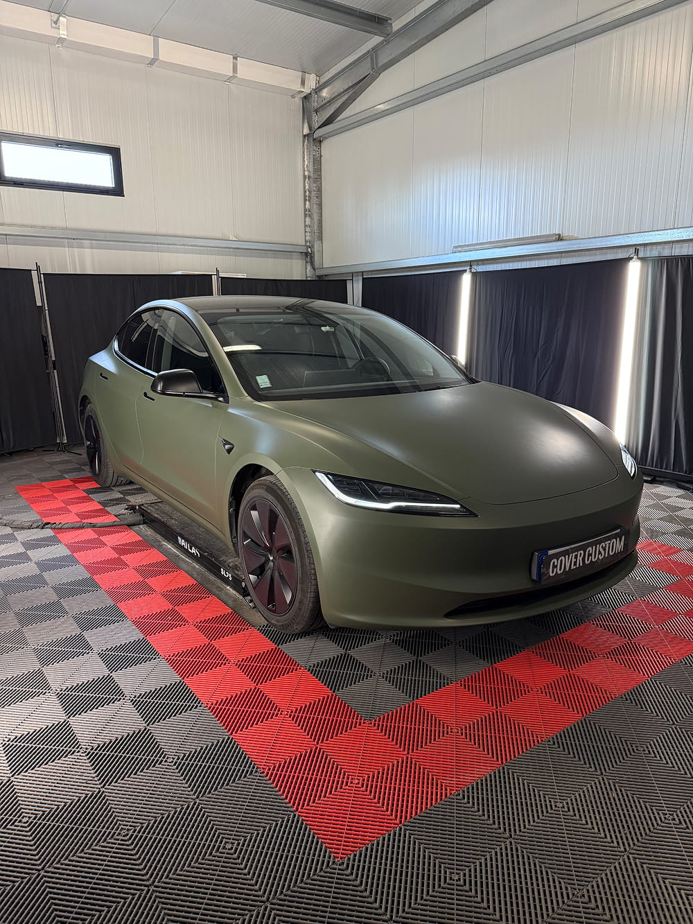 Tesla Model 3 Kaki Mat