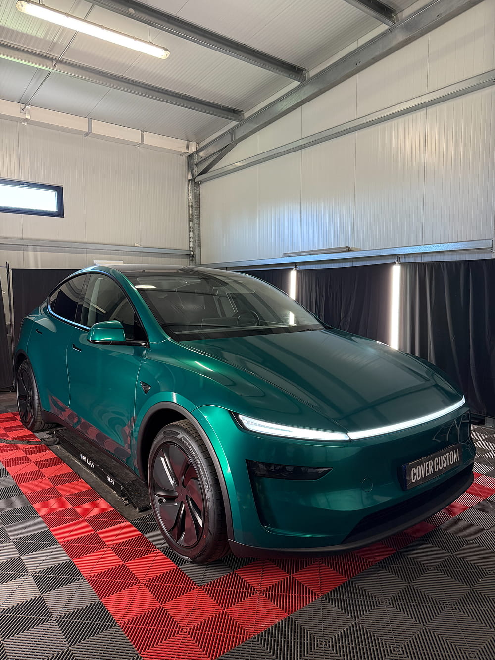 Tesla Model Y Juniper Vert Métallisé