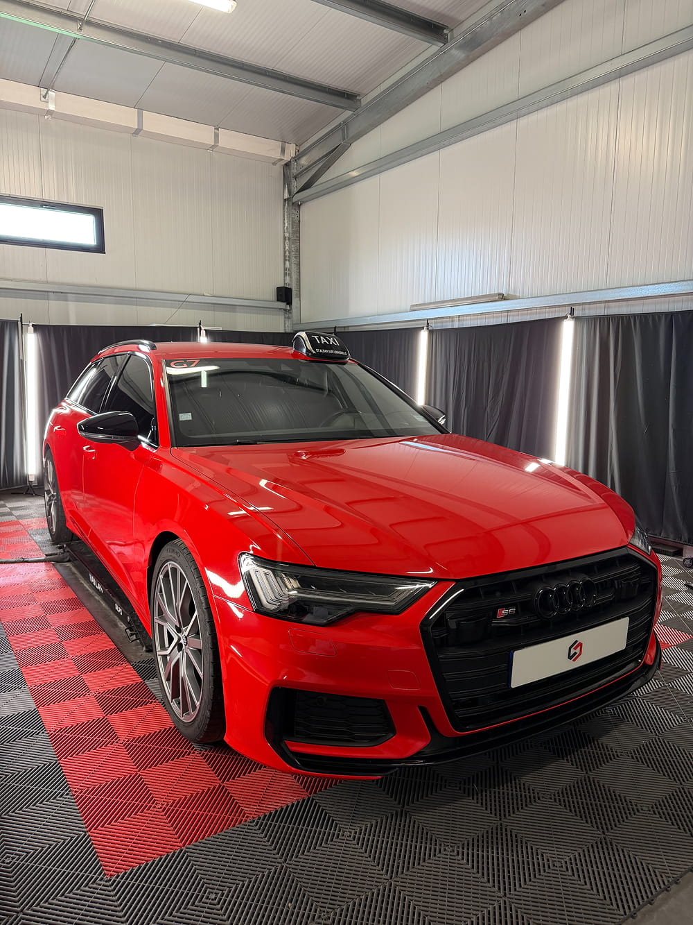 Rouge High Gloss Audi S6