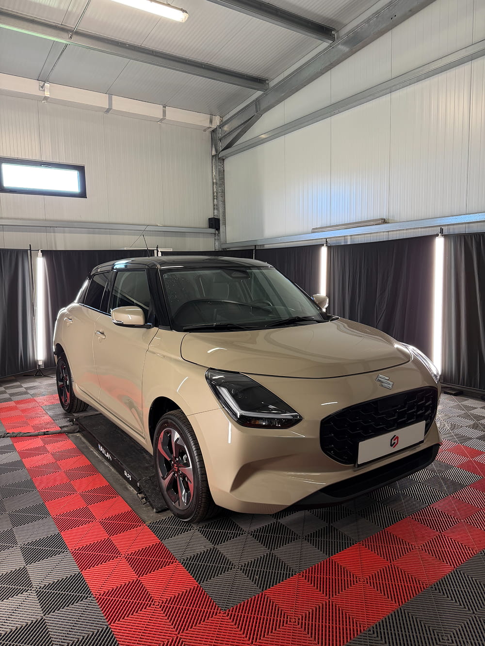 Toit & Montants + Becquet Suzuki Swift